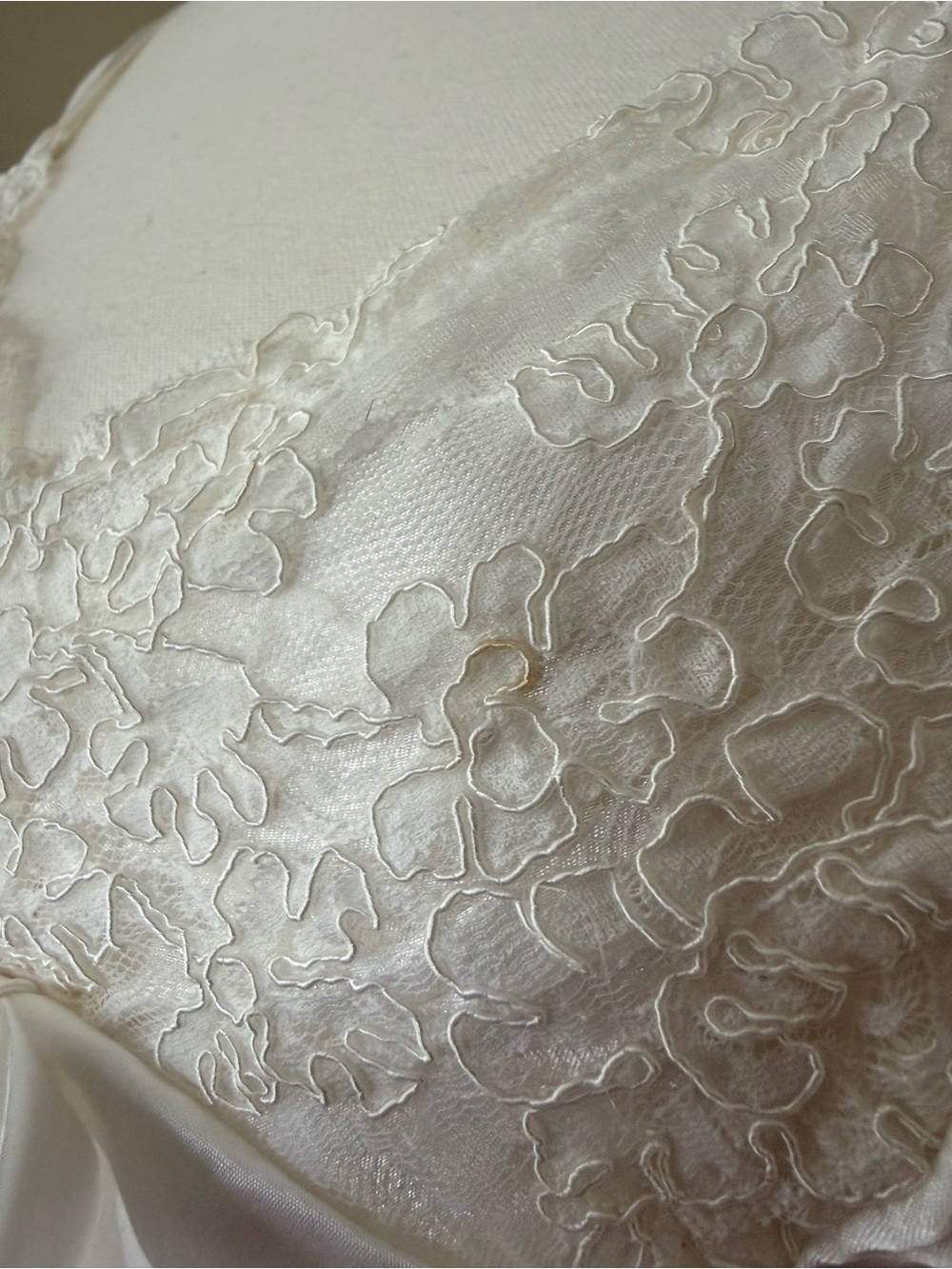 Bridal Lace Chemise 🤍 Jones New York White Lace-Trim Satin Slip Bow Wedding PJs - Picture 7 of 10